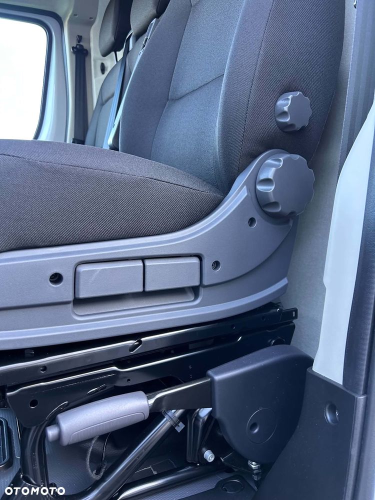 Toyota Proace MAX - 36