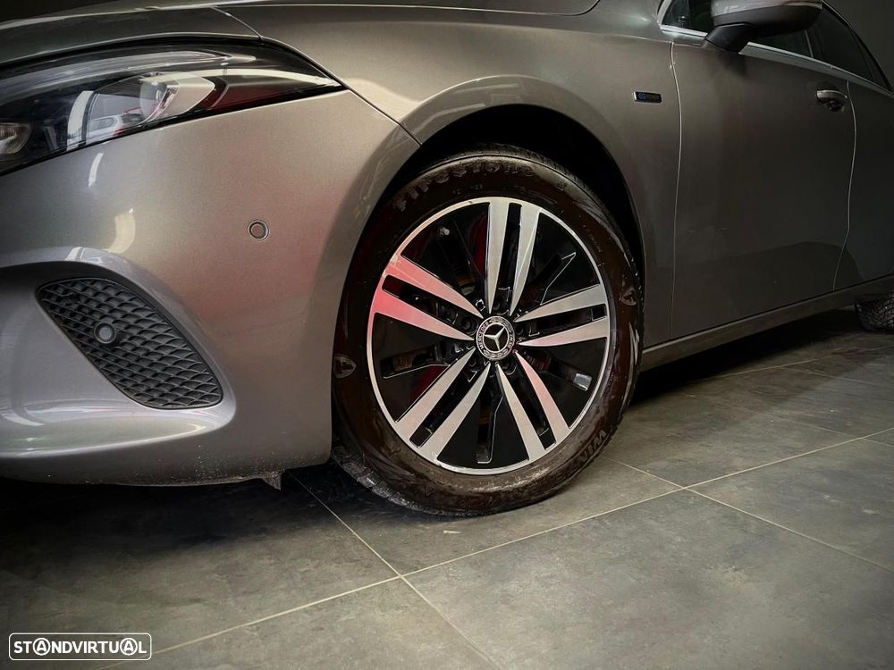 Mercedes-Benz A 250 e - 4