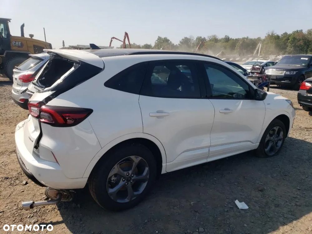 Ford Kuga 1.5 EcoBoost ST-LINE - 17