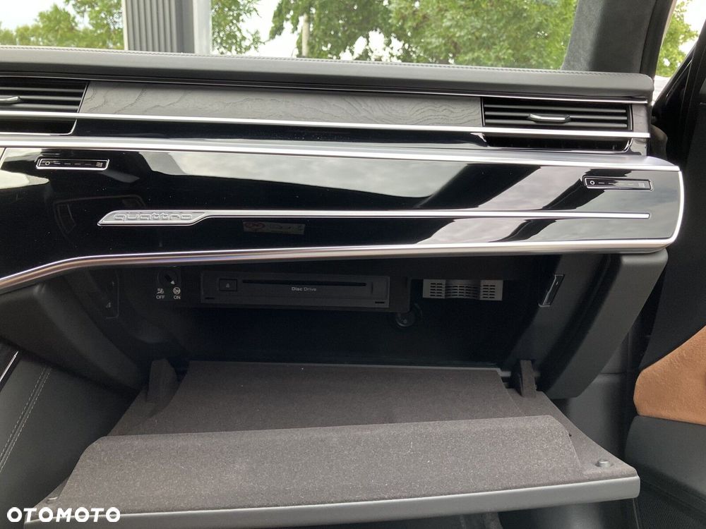 Audi A8 - 30