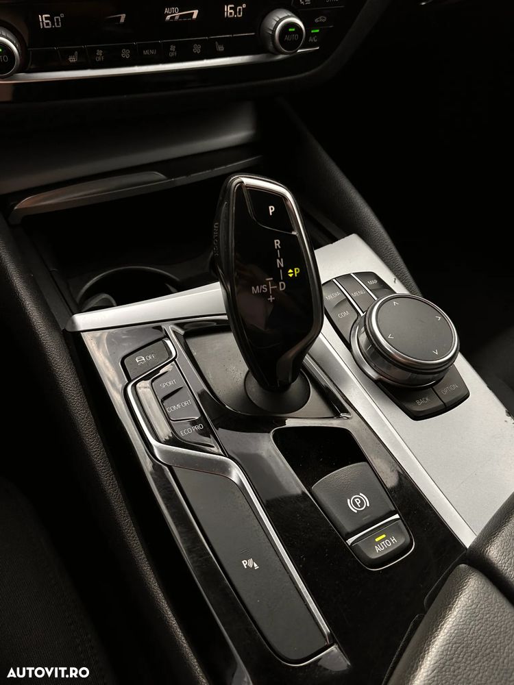 BMW Seria 5 520d xDrive Aut. - 9