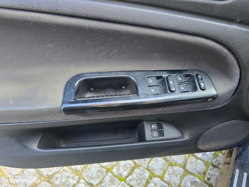 VW Passat 1.9 TDi Highline - 16