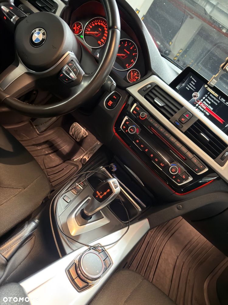 BMW Seria 3 318d M Sport - 9