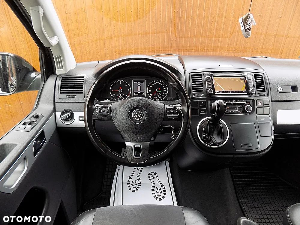 Volkswagen Multivan - 18