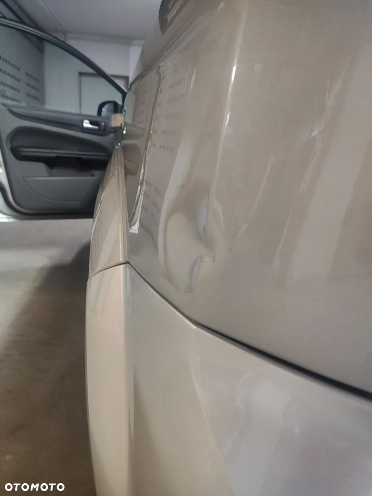 Ford Focus 1.6 Ambiente - 12
