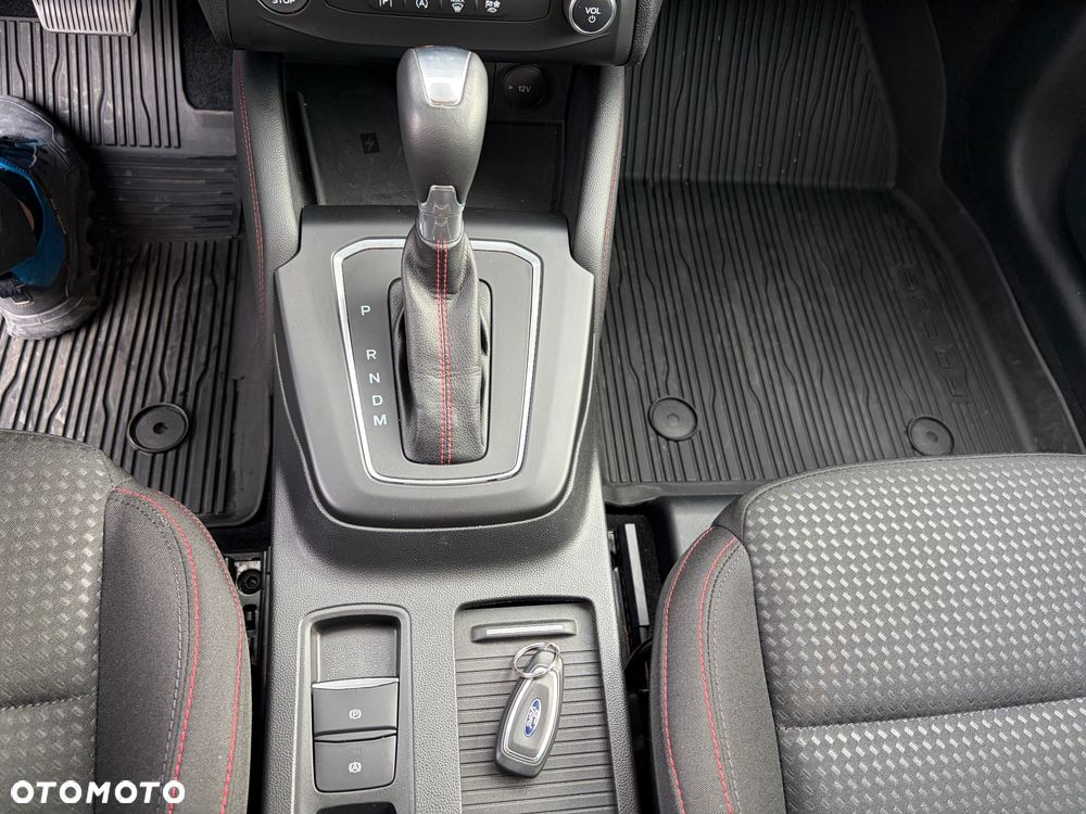 Ford Focus 1.0 EcoBoost Hybrid ST-LINE - 34