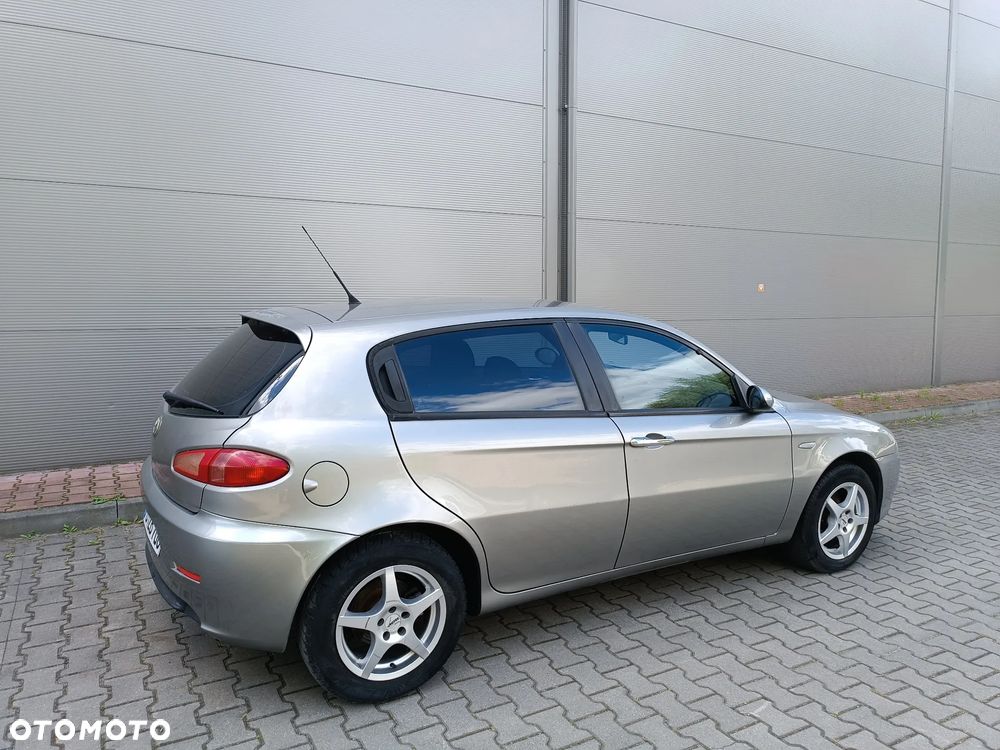 Alfa Romeo 147 1.6 Twin Spark 16V Moving - 3