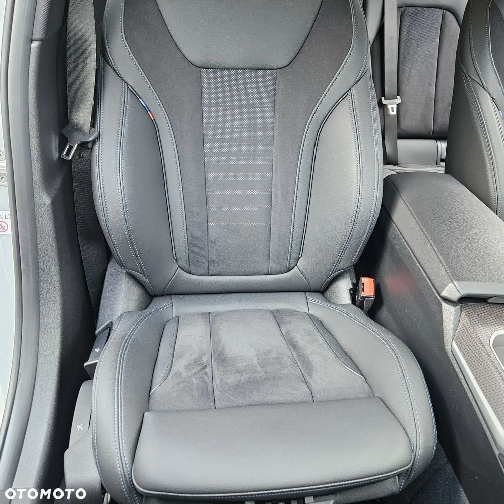 BMW Seria 3 318d M Sport Shadow - 19