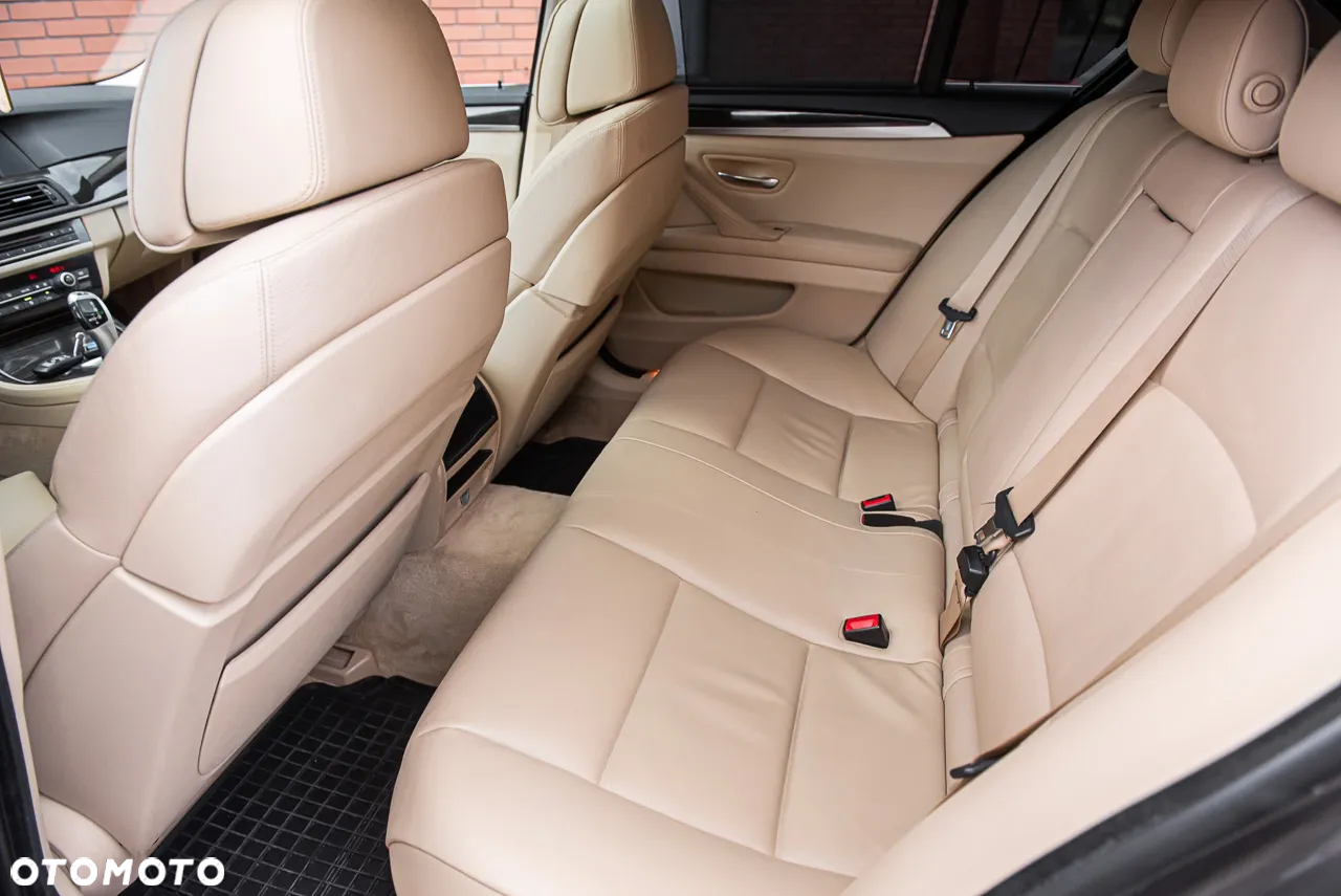 BMW Seria 5 520d Luxury Line - 29