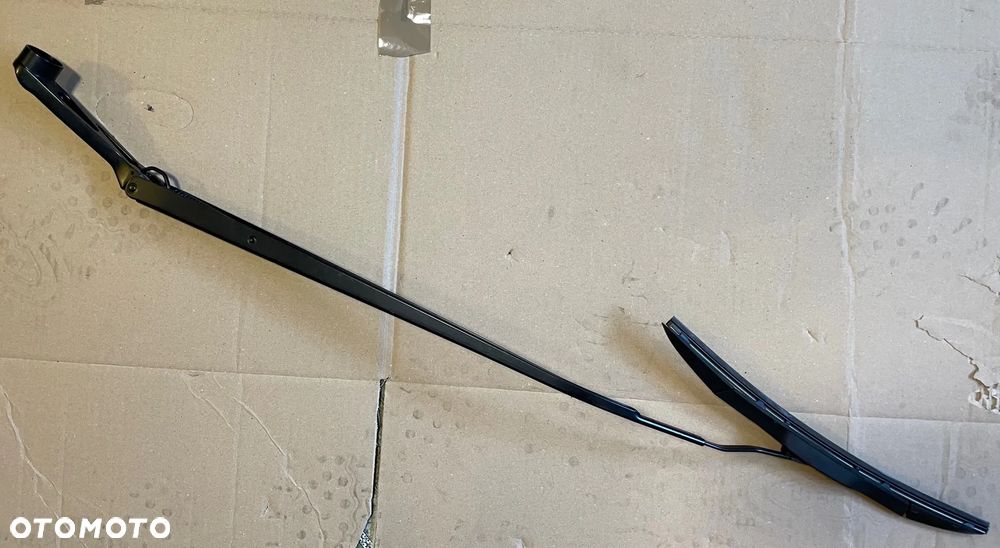Ramiona wycieraczek Suzuki SX4 S-Cross 1.4TB Hyb 2022 OE - 2