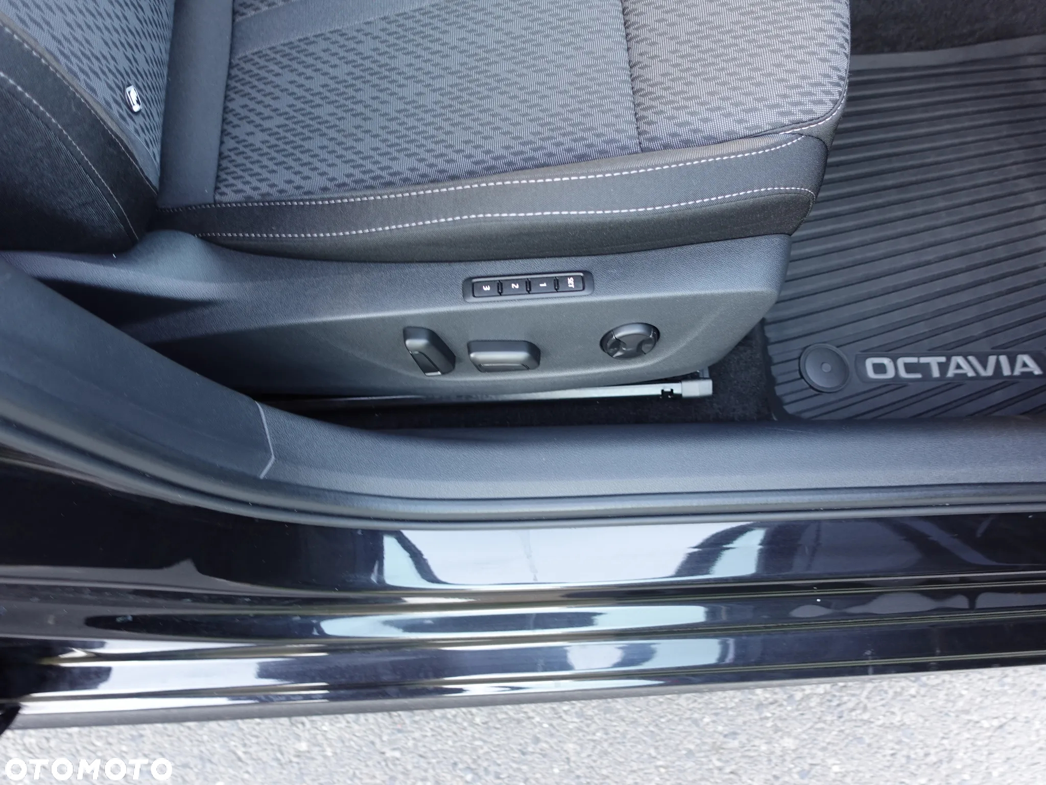 Skoda Octavia 2.0 TDI DSG Style - 3