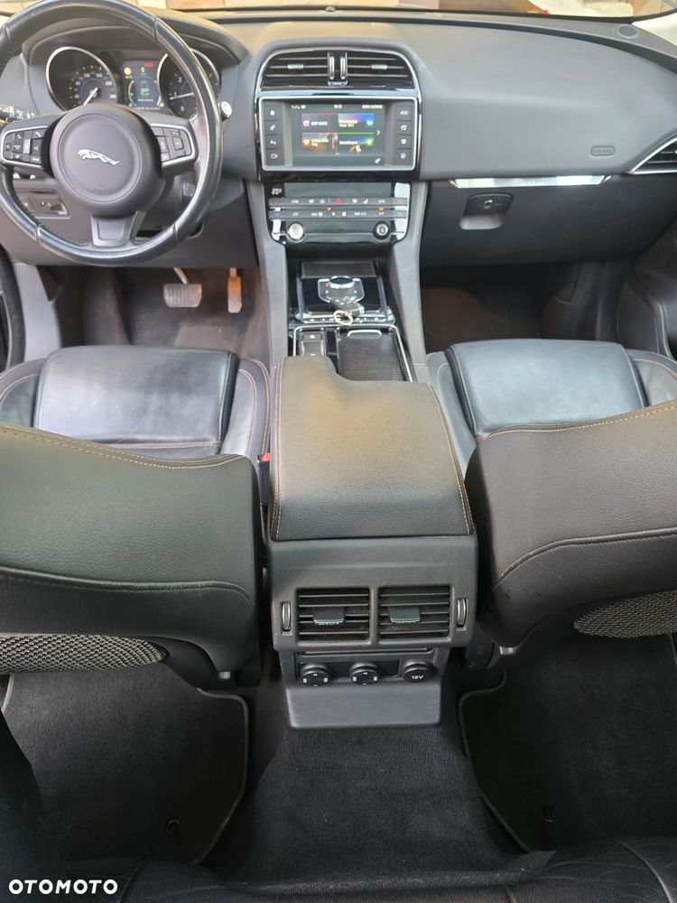 Jaguar F-Pace 2.0 i4D AWD Prestige - 9