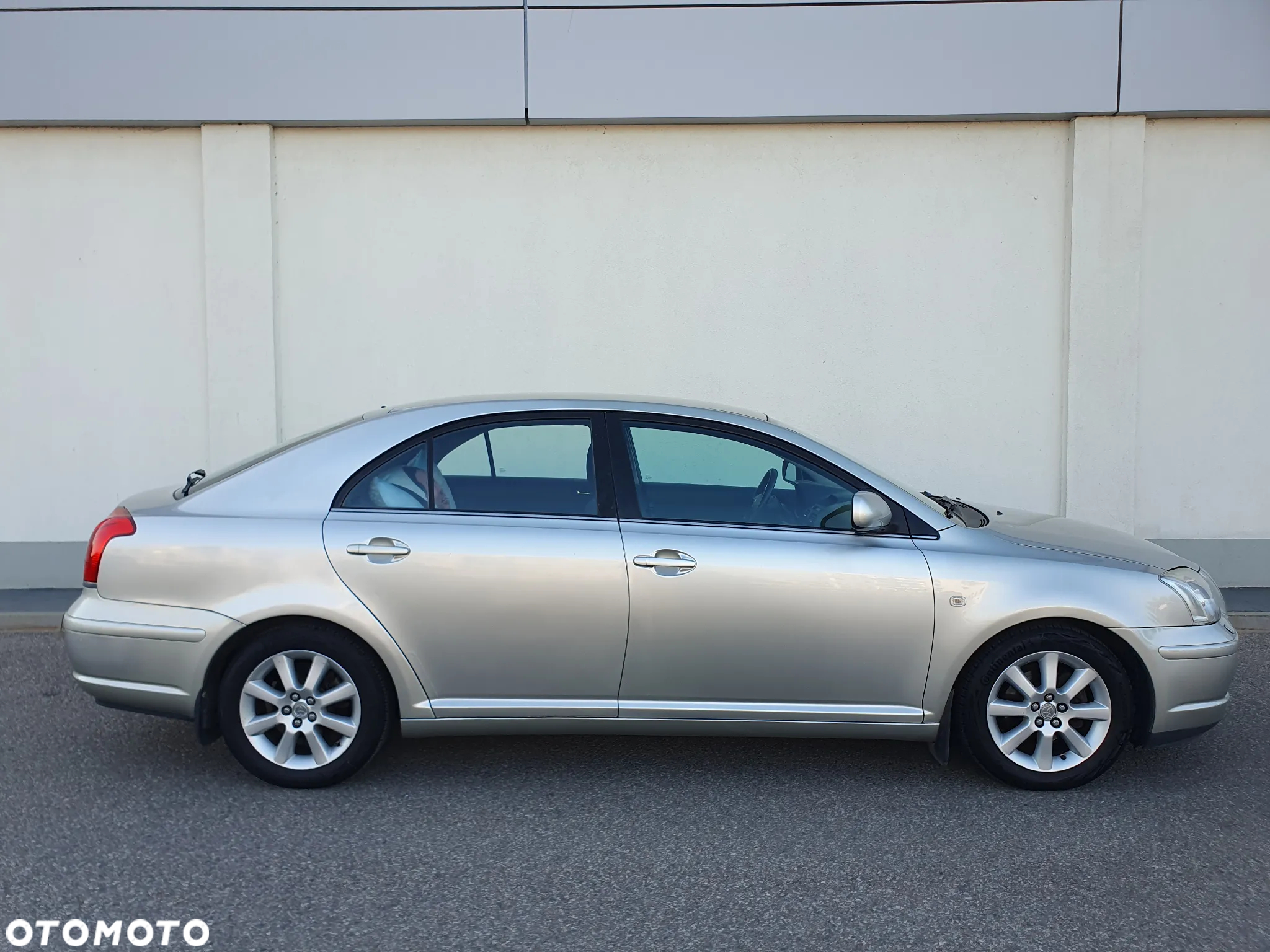 Toyota Avensis 1.8 VVT-i Sol Premium - 3