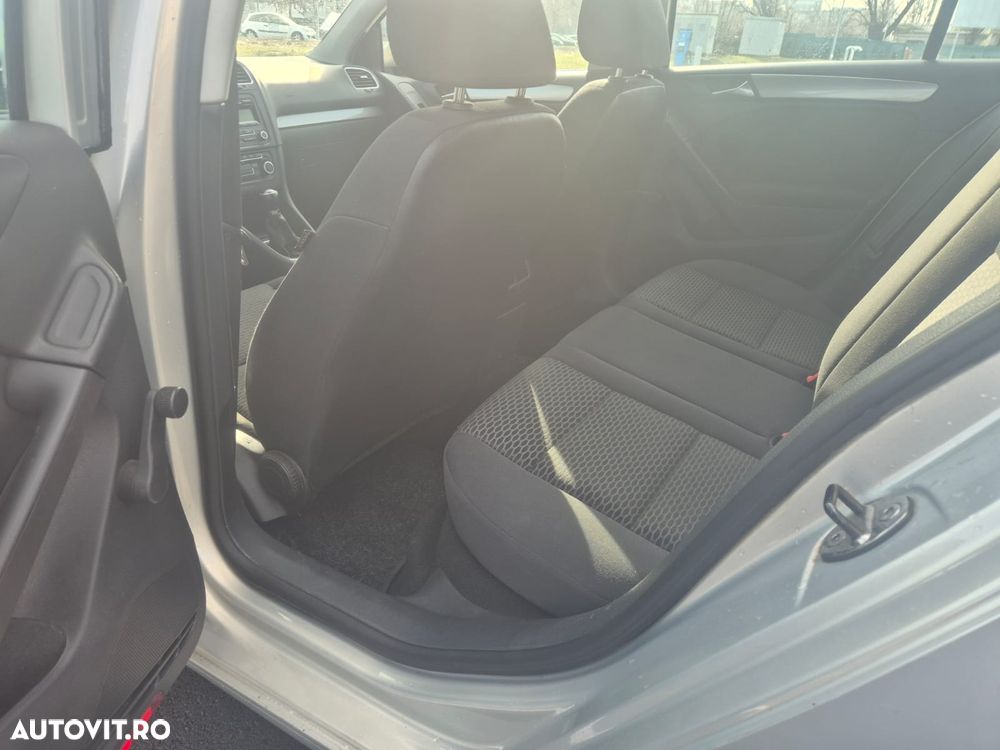 Volkswagen Golf 1.6 TDI DPF BlueMotion - 16