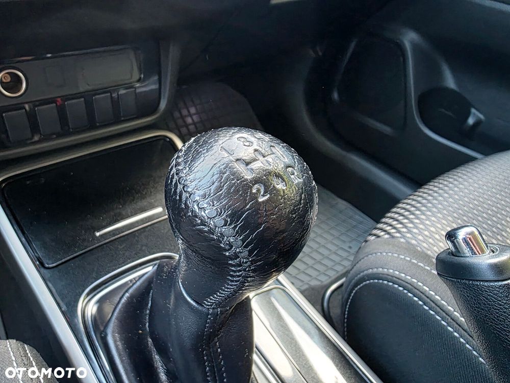 Mitsubishi Outlander - 14