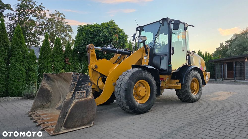 Caterpillar 906H - 1