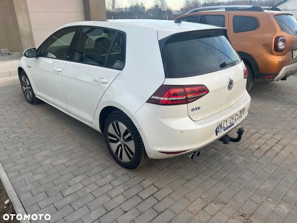 Volkswagen Golf - 6