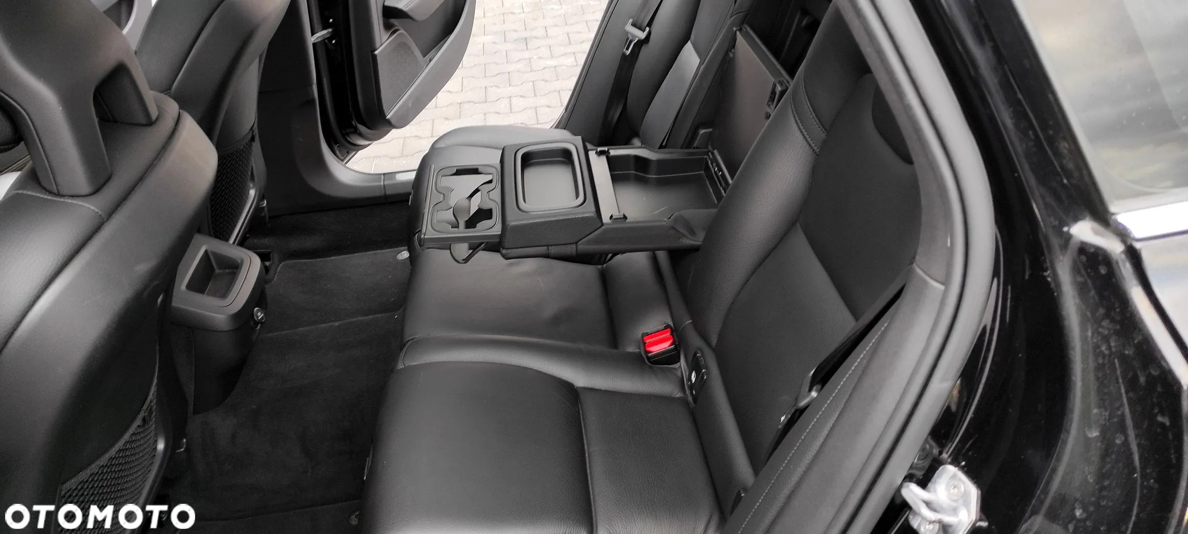 Volvo V90 D4 Momentum - 30