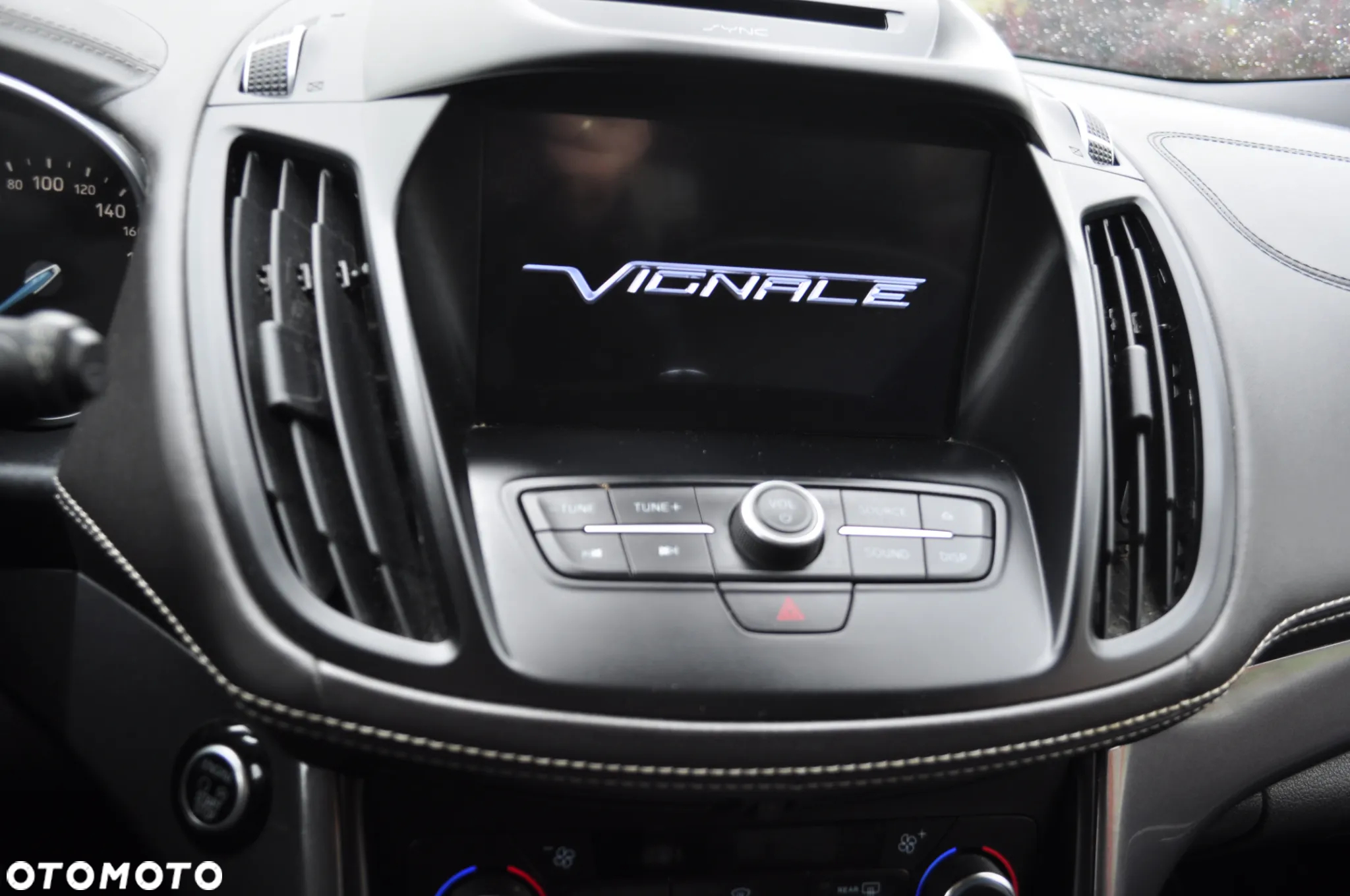 Ford Kuga 1.5 EcoBoost 2x4 Titanium - 16