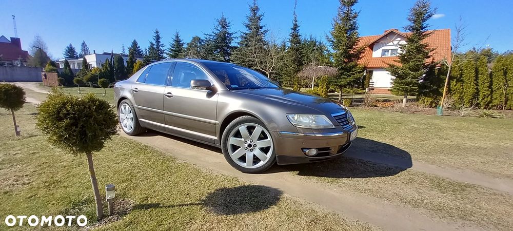 Volkswagen Phaeton - 1