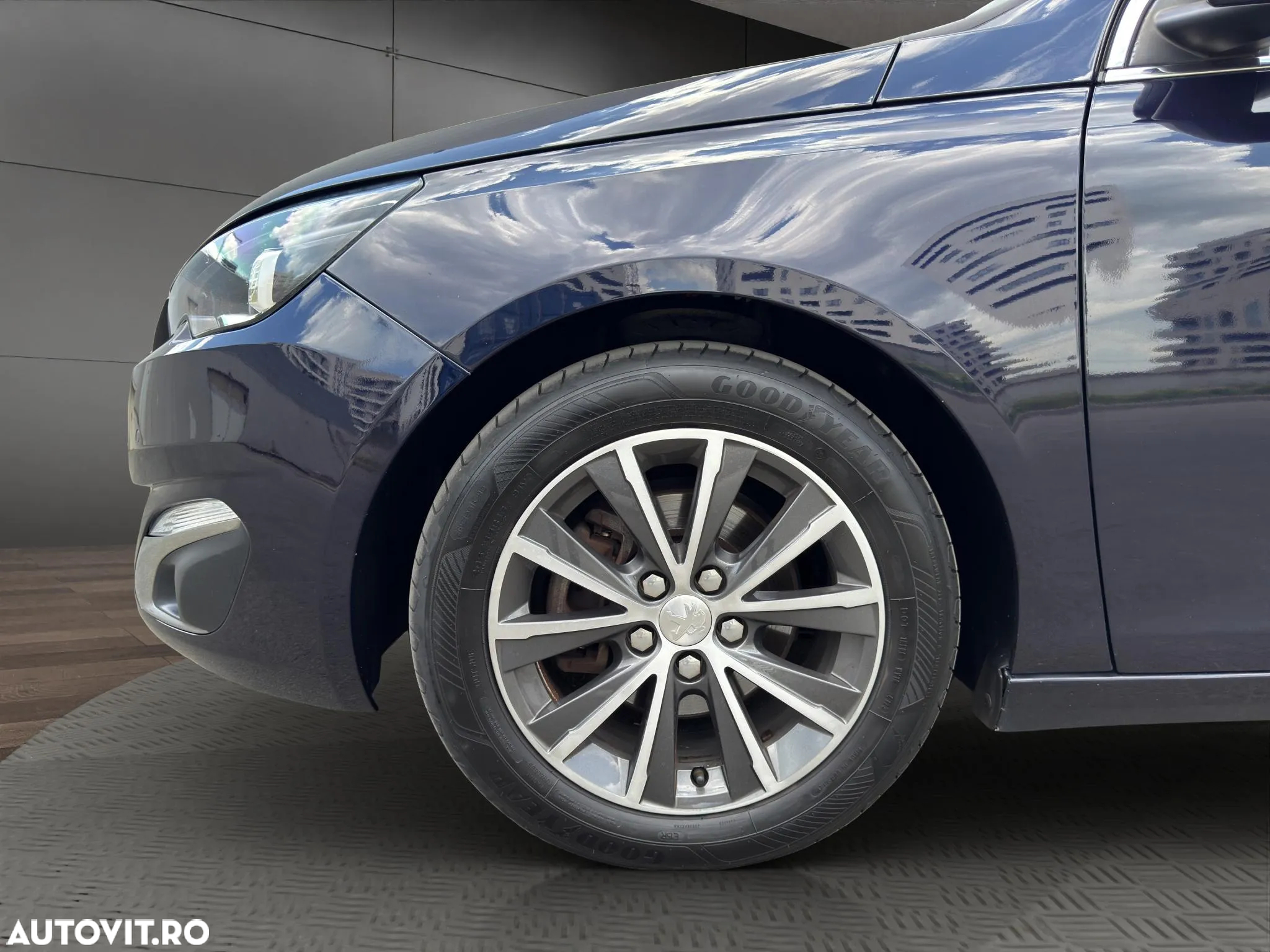 Peugeot 308 1.2 L PureTech Turbo Allure Aut. - 21