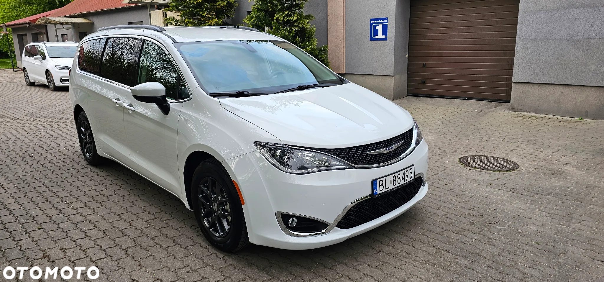 Chrysler Pacifica - 28