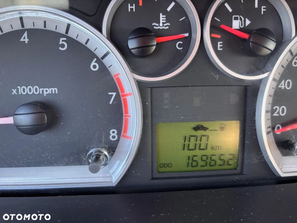 Chevrolet Aveo 1.4 LT - 28