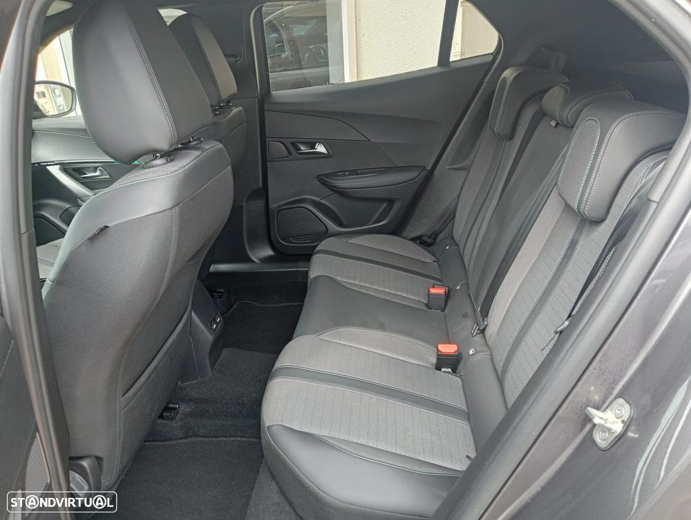 Peugeot 2008 1.2 PureTech Allure - 3