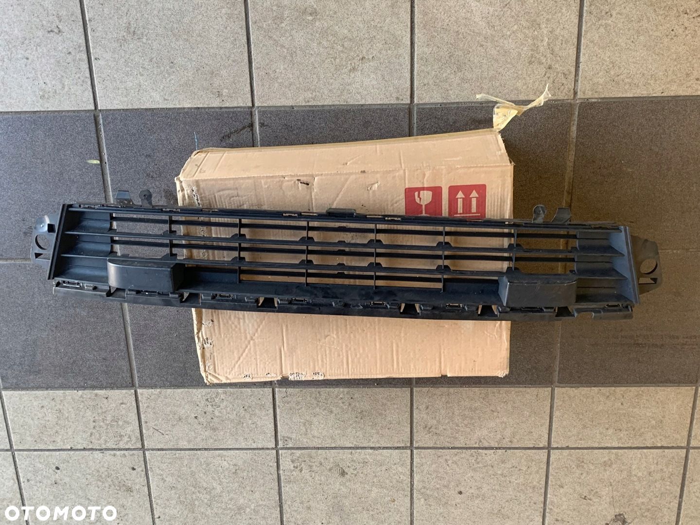 CITROEN BERLINGO PARTNER II LIFT 15-18R KRATKA ATRAPA ZDERZAKA PRZÓD - 1
