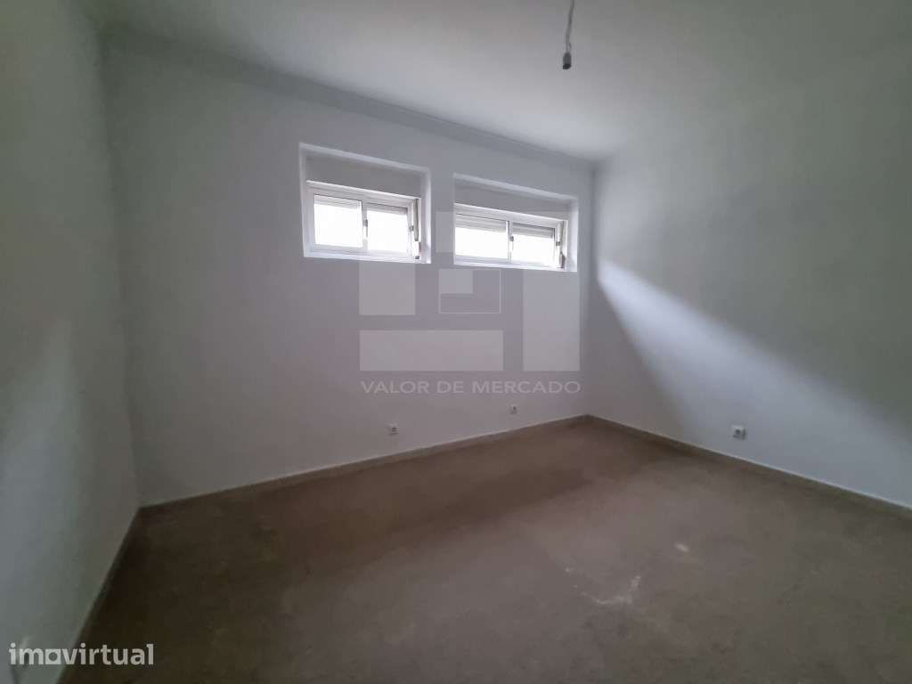 APARTAMENTO T2 - CALÇADA DOS MESTRES - Grande imagem: 5/26