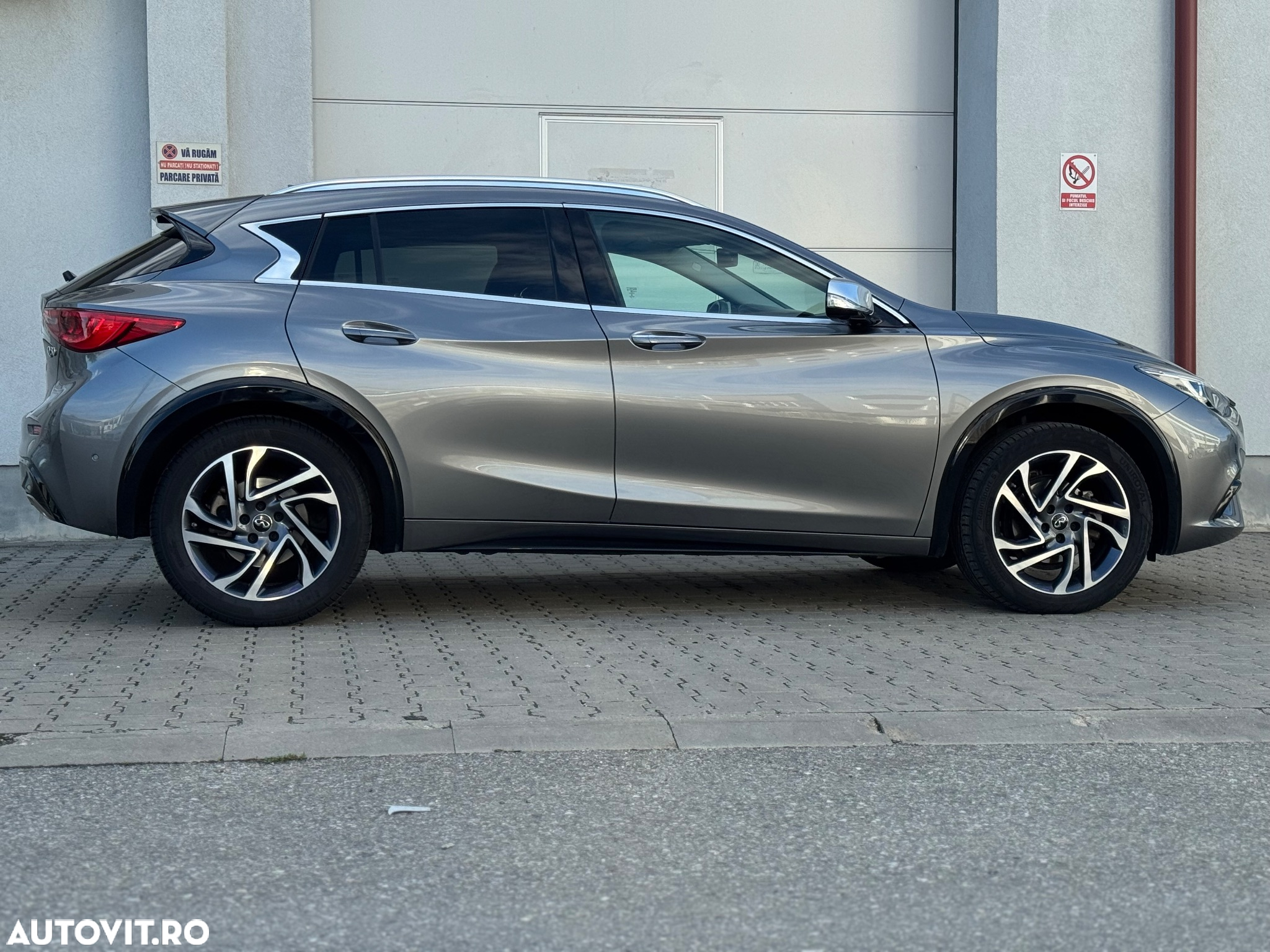 Infiniti Q30 1.5d Premium Tech - 16