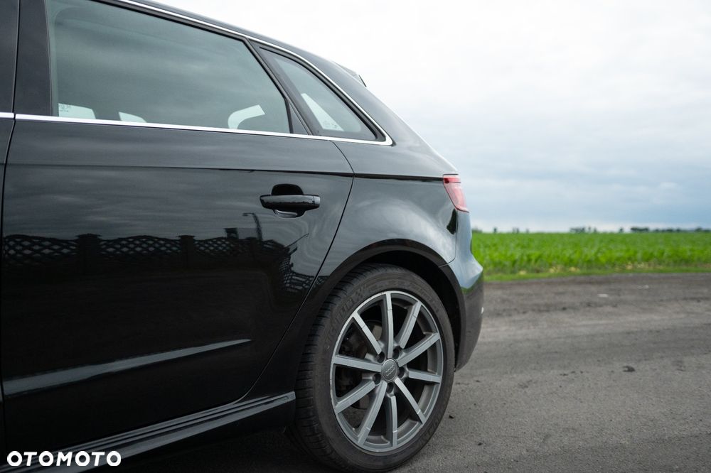 Audi A3 Sportback 1.4 TFSI E-tron Attraction e-S tronic - 4