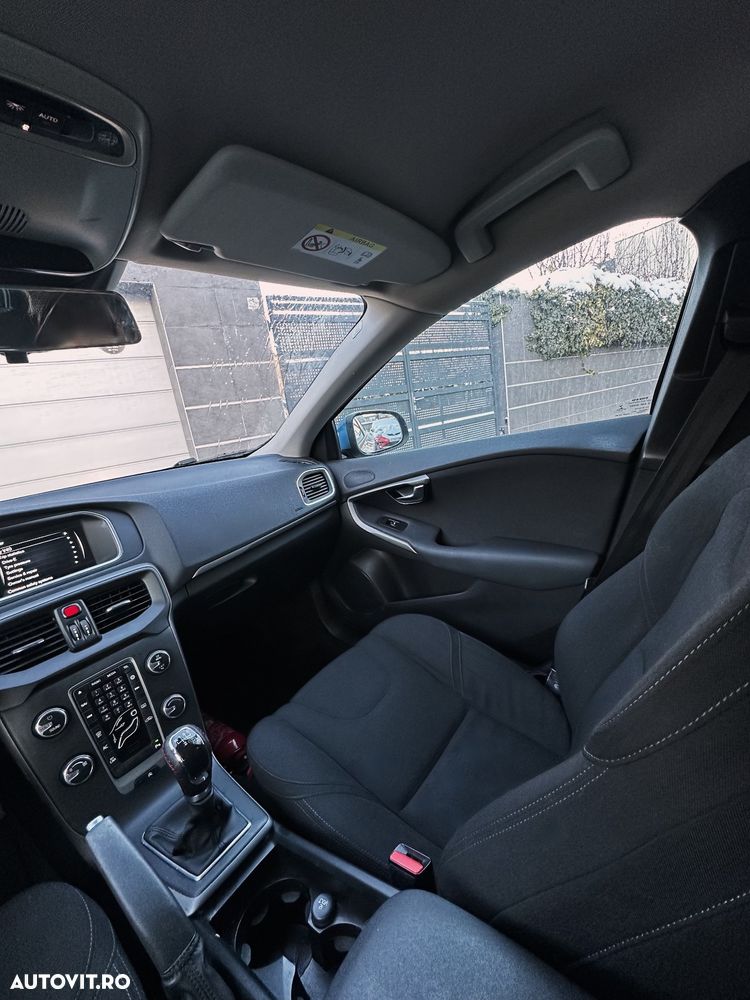 Volvo V40 D2 Kinetic - 9