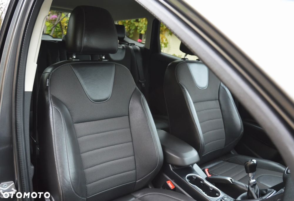 Ford Kuga - 27