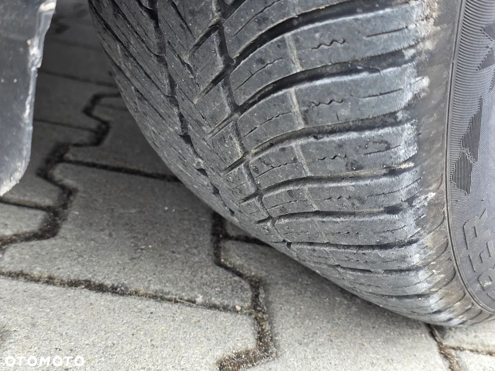 Ford Mondeo 2.3 Ghia - 17