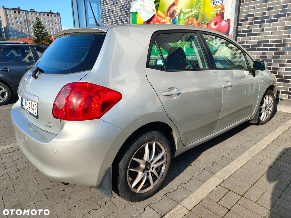 Toyota Auris 1.4 D-4D Luna - 1