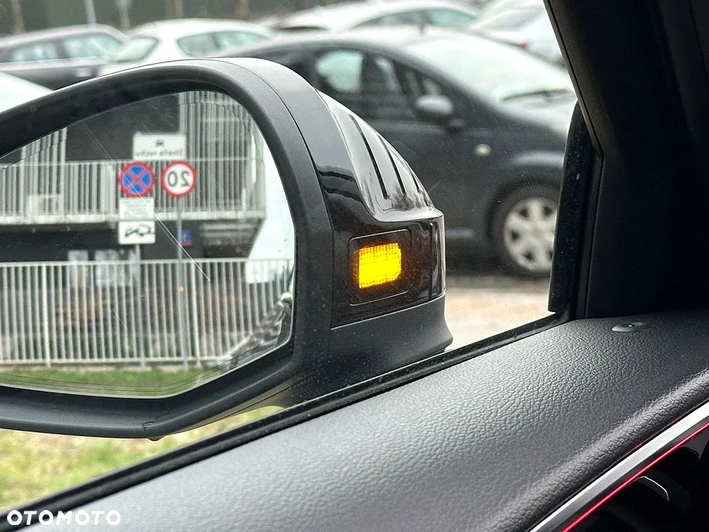 Audi RS4 Limousine - 28