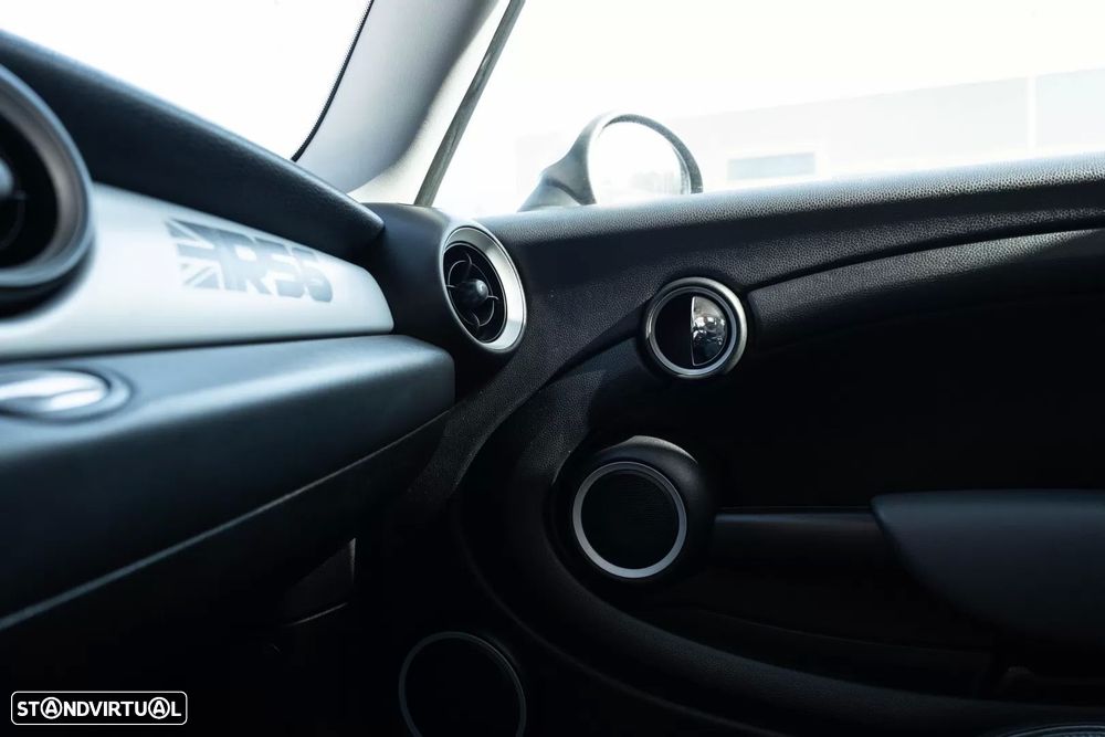 MINI 3 Portas Cooper D - 23