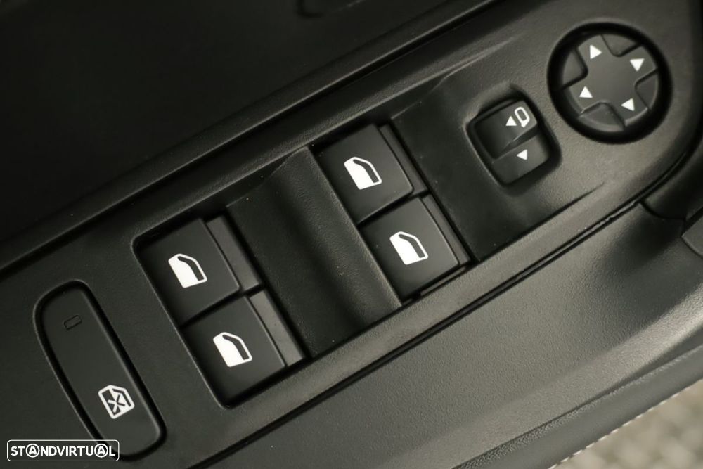 Peugeot 2008 1.2 PureTech Allure - 20