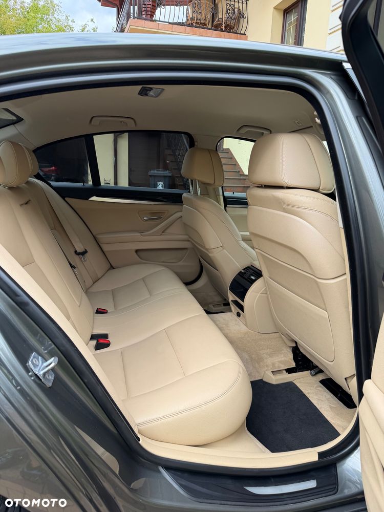 BMW Seria 5 520d Luxury Line - 28