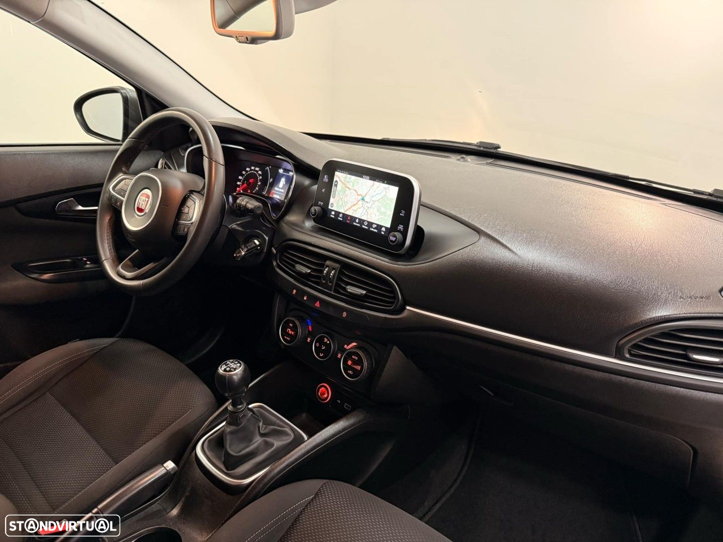 Fiat Tipo Station Wagon 1.6 M-Jet Lounge - 11