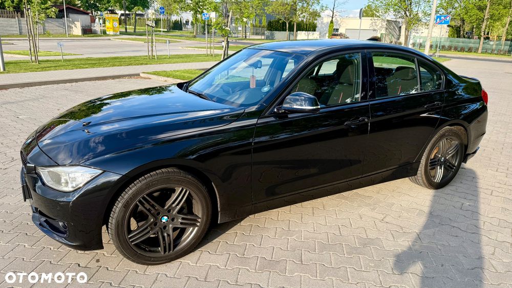 BMW Seria 3 320d Sport Line - 2