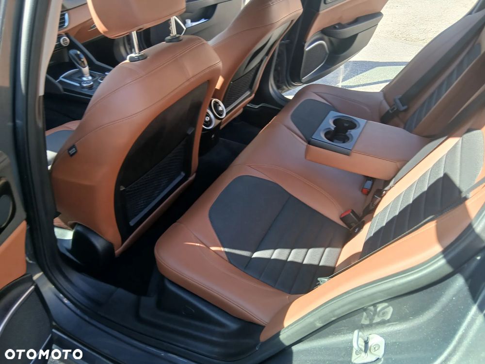 Alfa Romeo Giulia 2.0 Turbo Super - 9