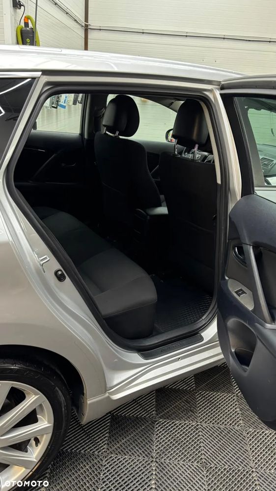 Toyota Avensis 1.8 Sol - 20