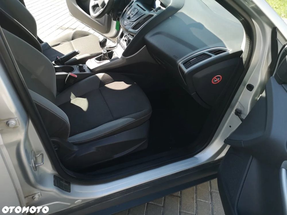 Ford Focus 1.6 TDCi DPF Ambiente - 27