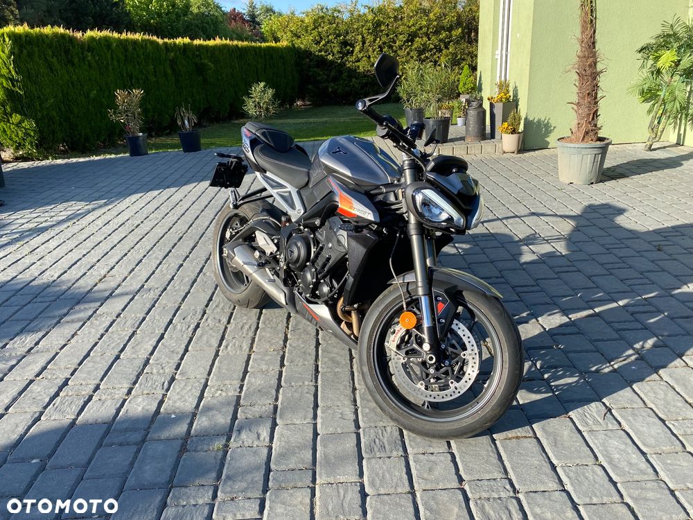 Triumph Street Triple - 2