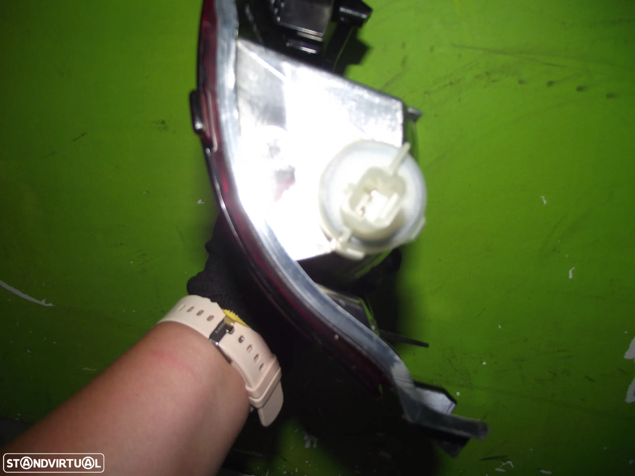 Farol de Nevoeiro Trás Esquerdo Peugeot 2008 / Citroen C3 Aircross - 2017 / 2023 - 3