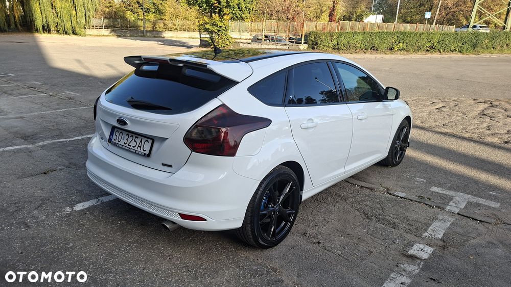Ford Focus 2012 photo 3