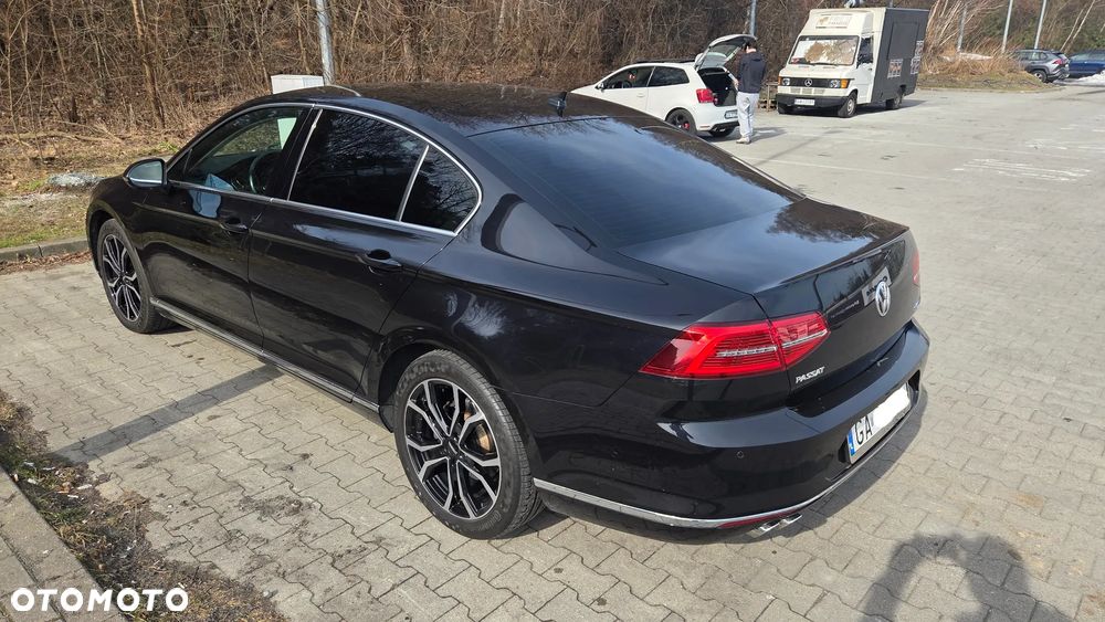 Volkswagen Passat - 2