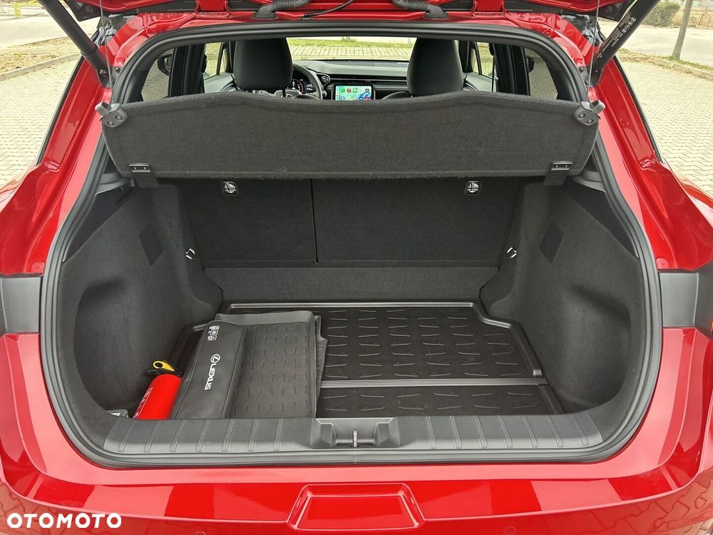 Lexus LBX 1.5 Hybrid Emotion - 29